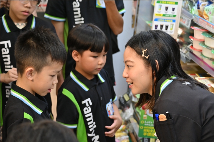 【轉發】一日超商職場體驗 小小店長印尼語服務新住民(標題圖檔)
